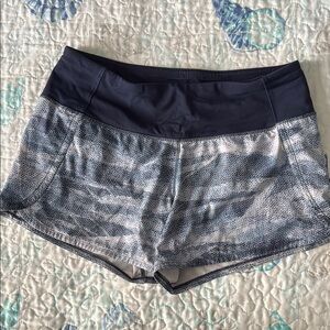 lululemon athletica Women's Blue and Gray Patterned Shorts